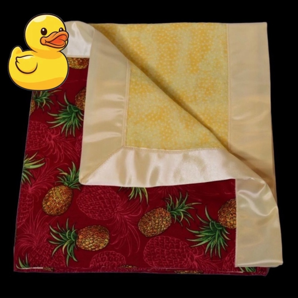 🍍❤️💛brand NEW❤️🍍💛Handmade Aloha Print Crib Blanket